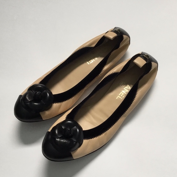 CHANEL Shoes - CHANEL Lambskin Cap Toe CC Ballet Flats 40